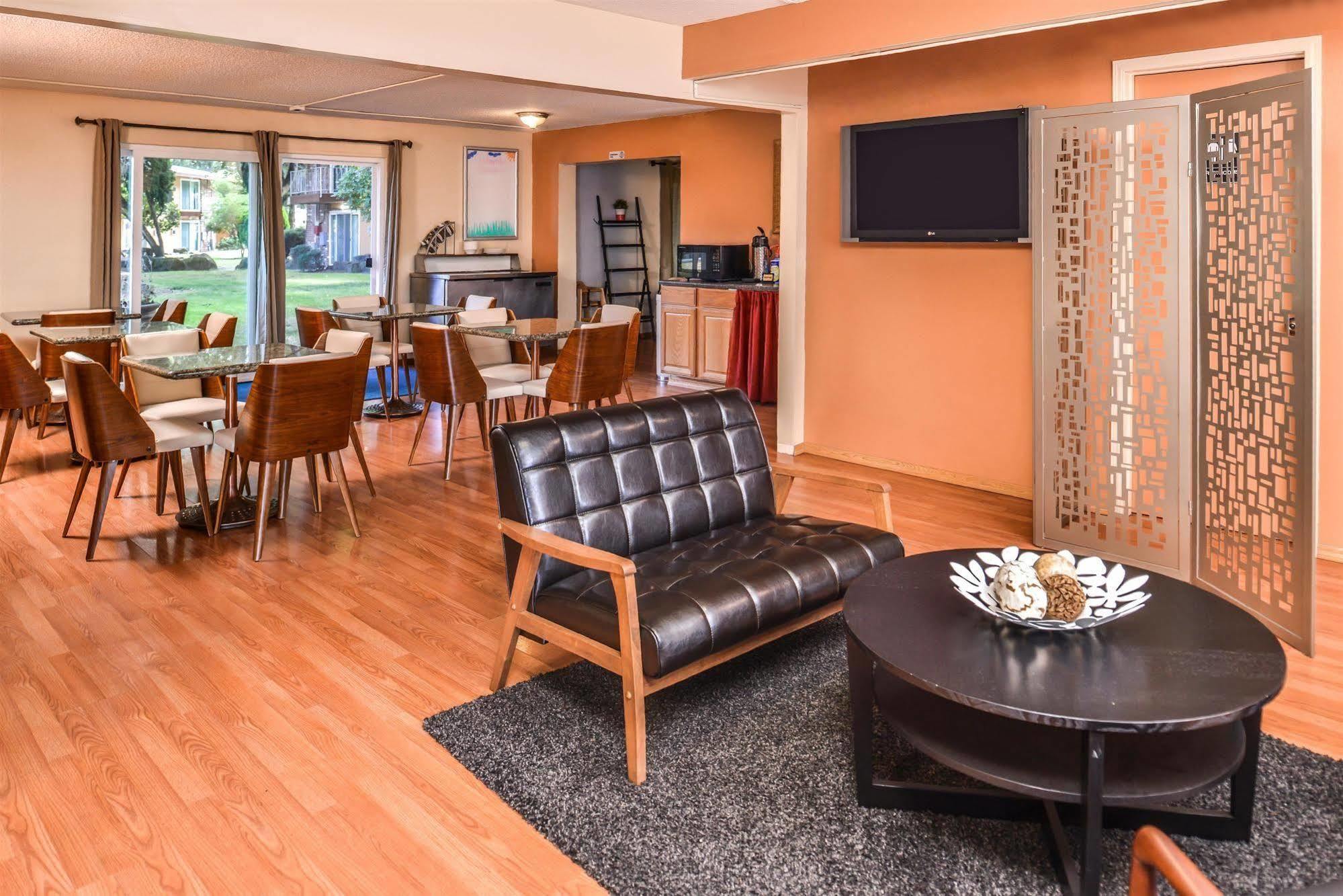 טוקווילה Sunrise Garden Suites מראה חיצוני תמונה