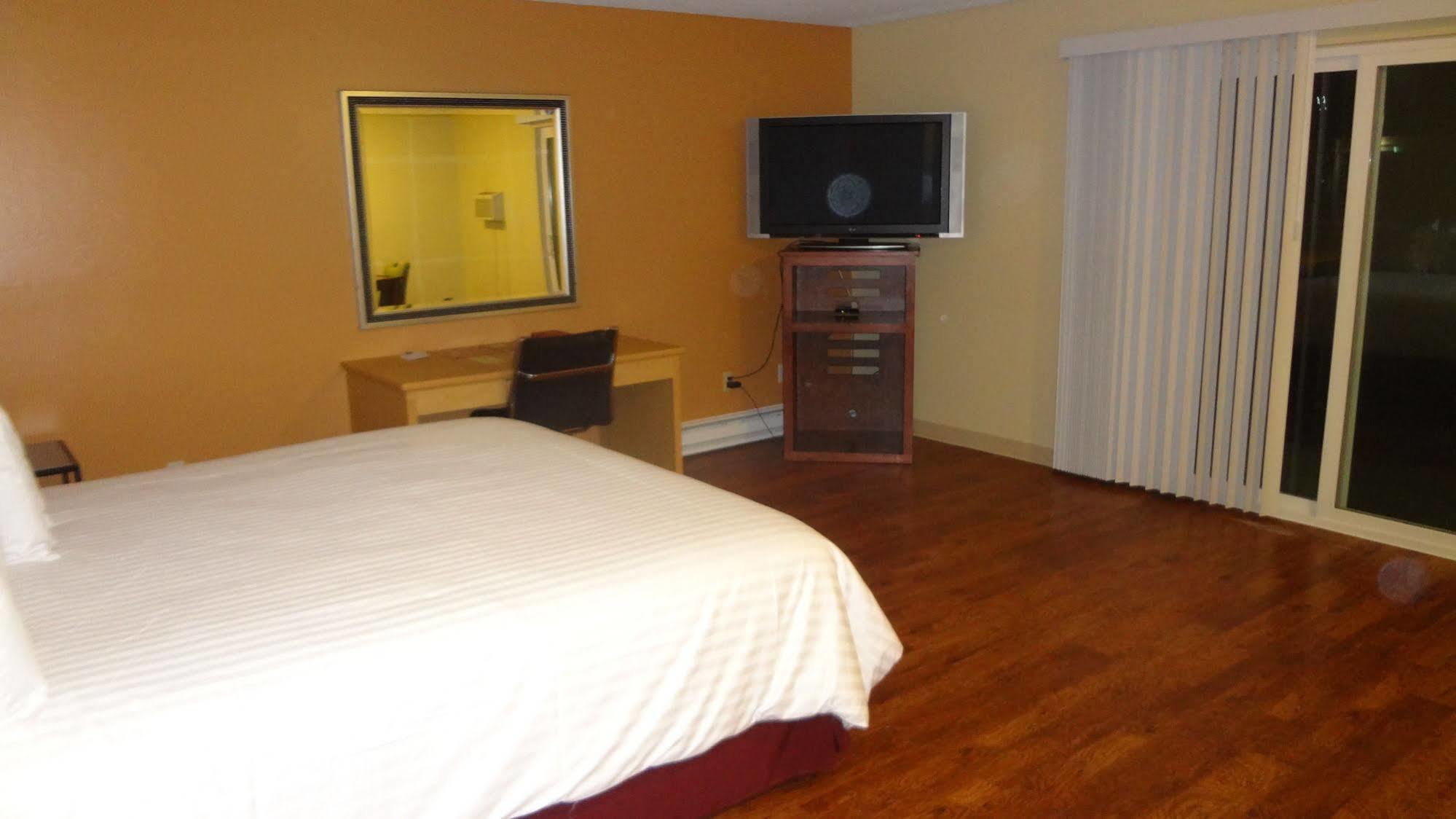 טוקווילה Sunrise Garden Suites מראה חיצוני תמונה